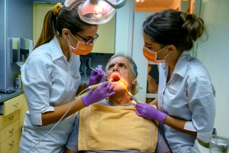 Important Signs You Should See an Emergency Dentist Immediately